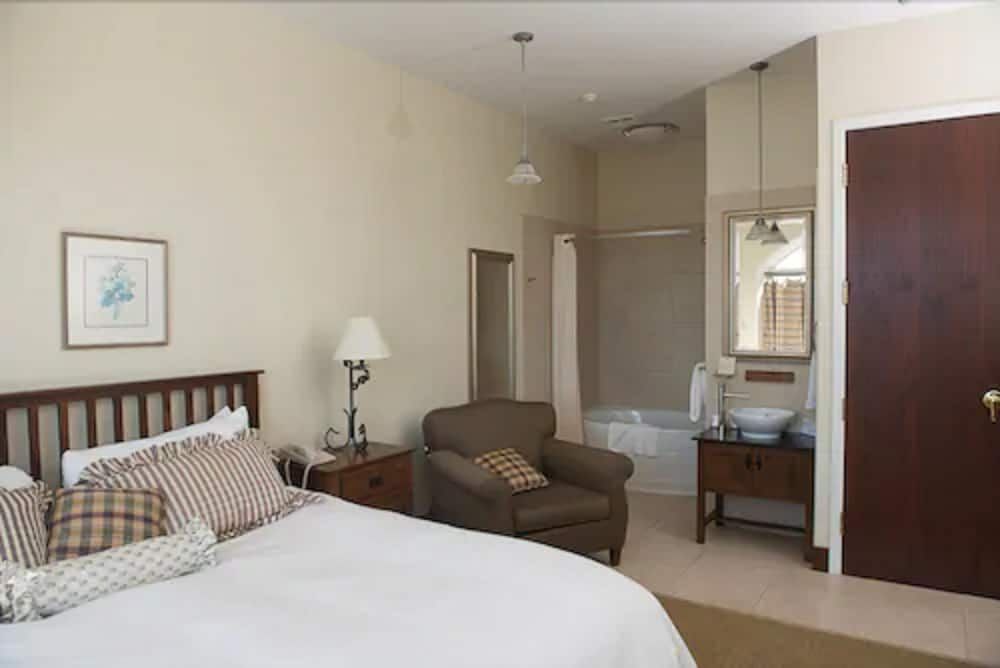 Benmiller Inn & Spa Romantic Room, 1 King Bed, Poolside (Spa) 2