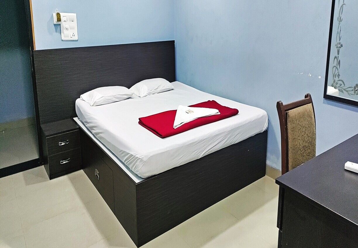 undefined Hotel Kirthi 4