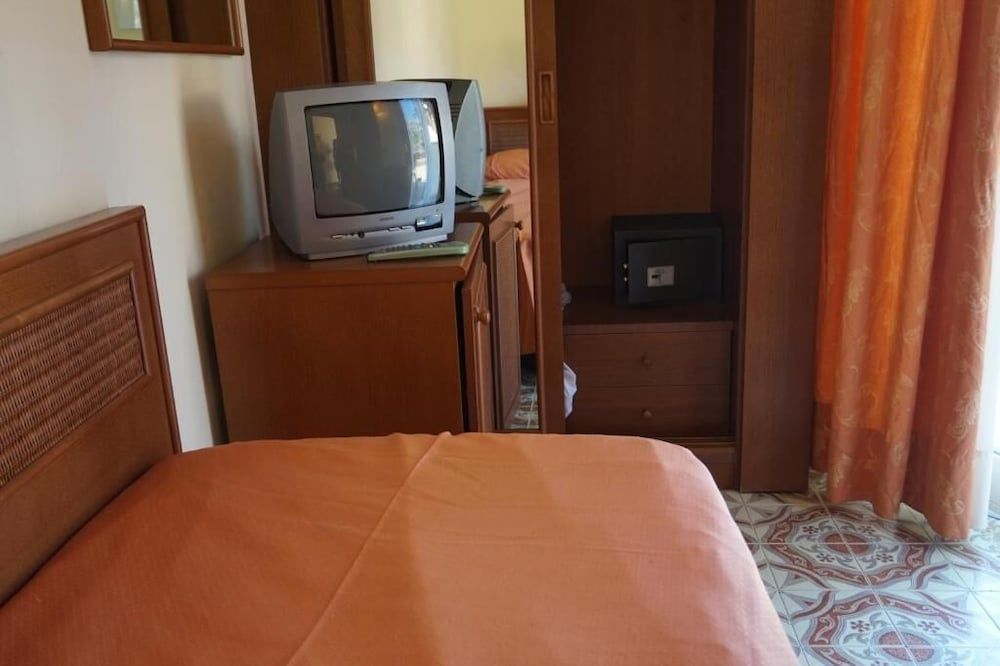 Single Room, Courtyard View
