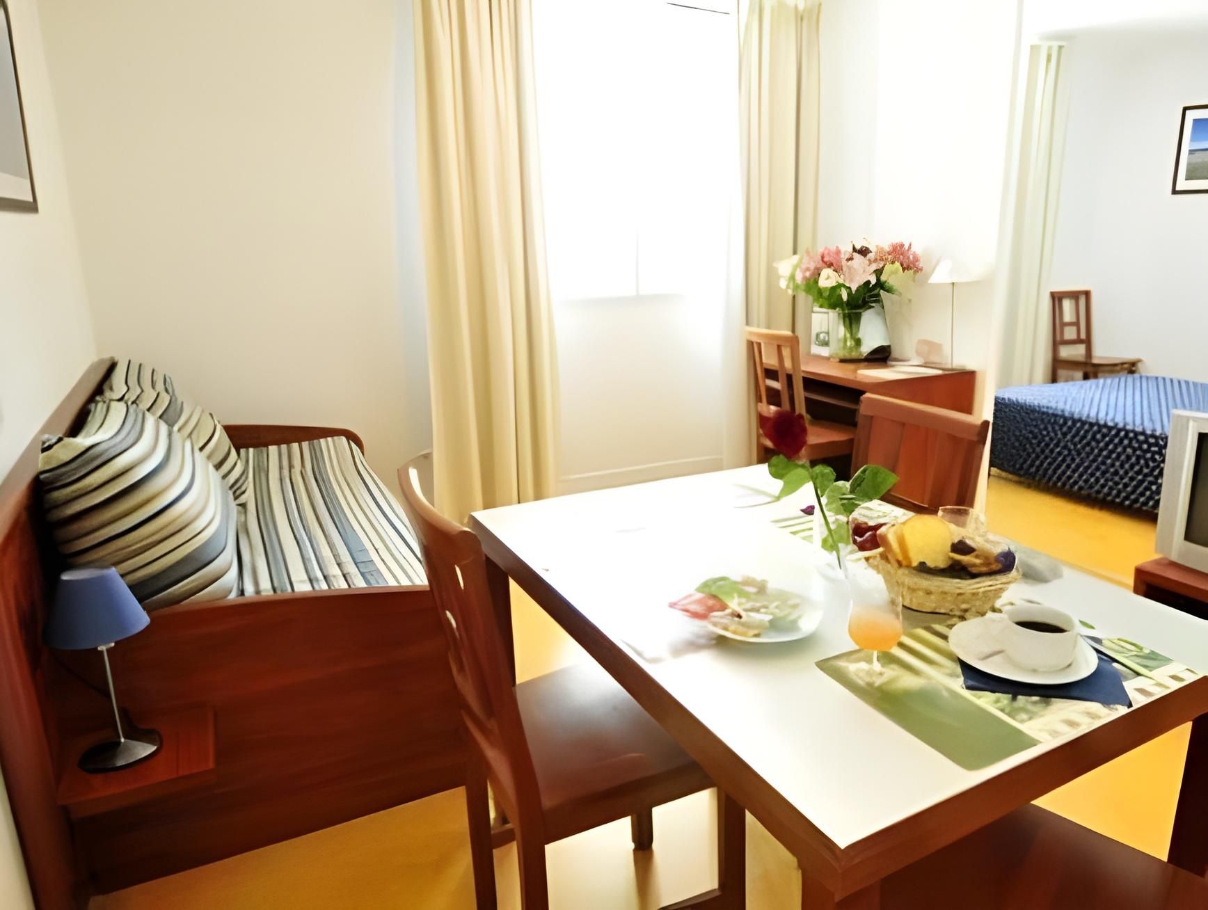 One-Bedroom Apartment (4 Adults)