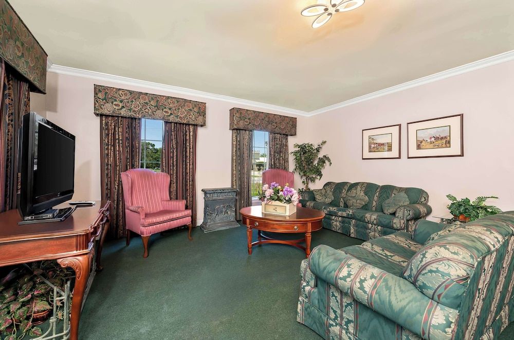 Americas Best Value Inn Historic Clewiston Inn Apartment, 1 King Bed, Non Smoking 4