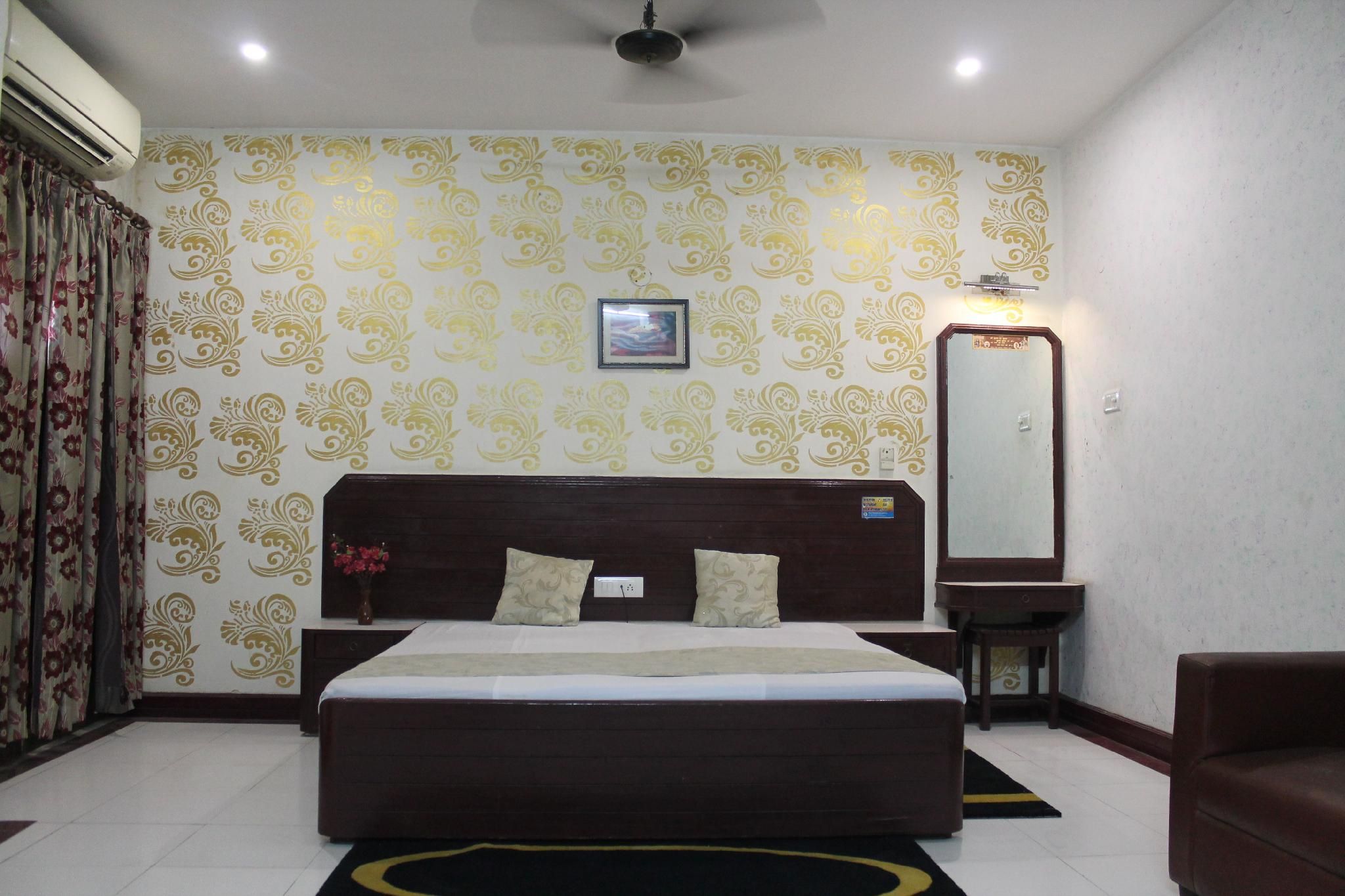 Royal Deluxe Room