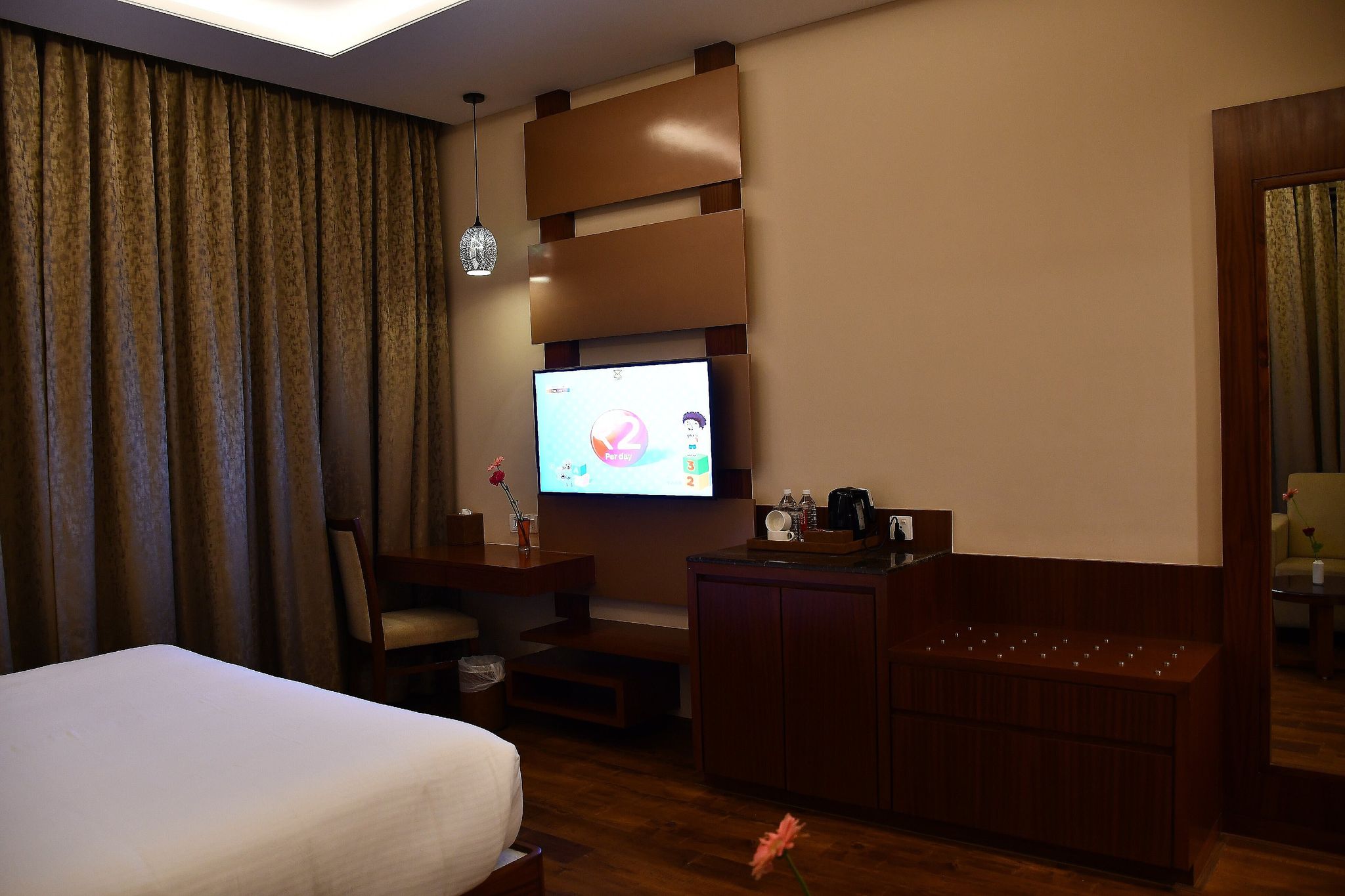 Pristine Hotel Superior 4