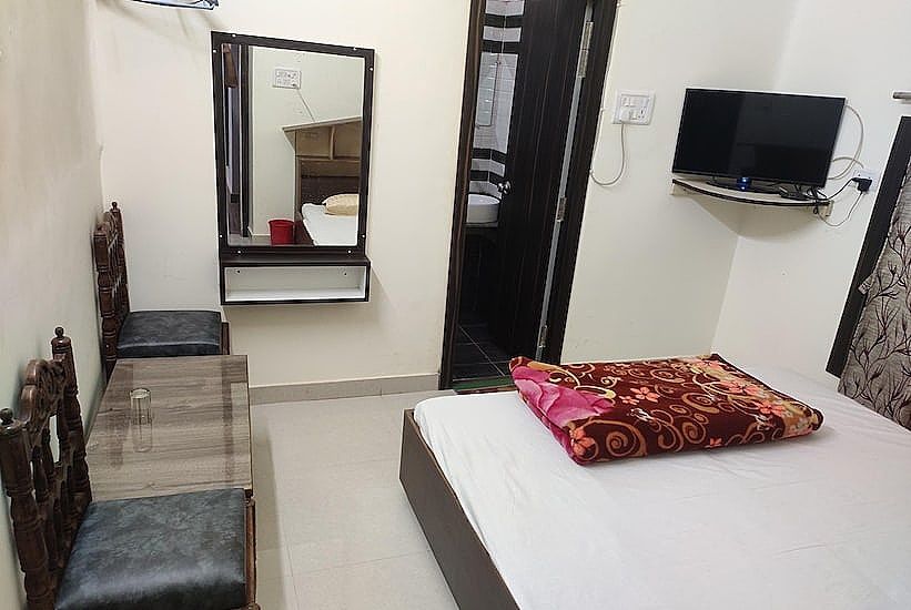 Hotel Awadh AC Double Room 2