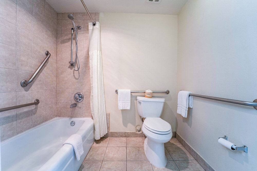 Royal Plaza Inn Indio Room, 1 King Bed, Accessible 8