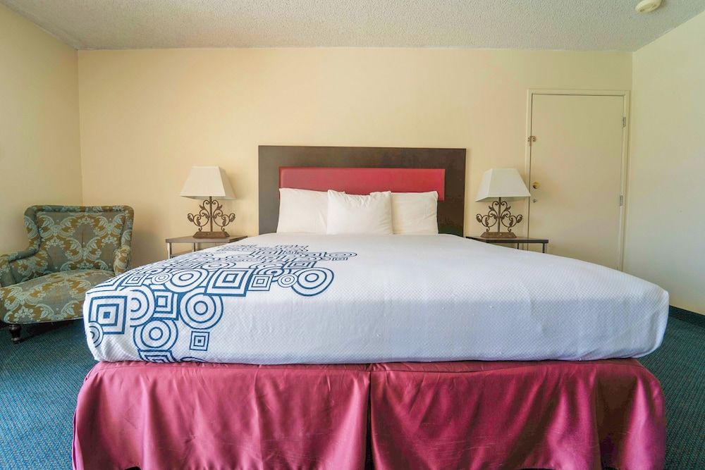 Deluxe Room, 1 King Bed