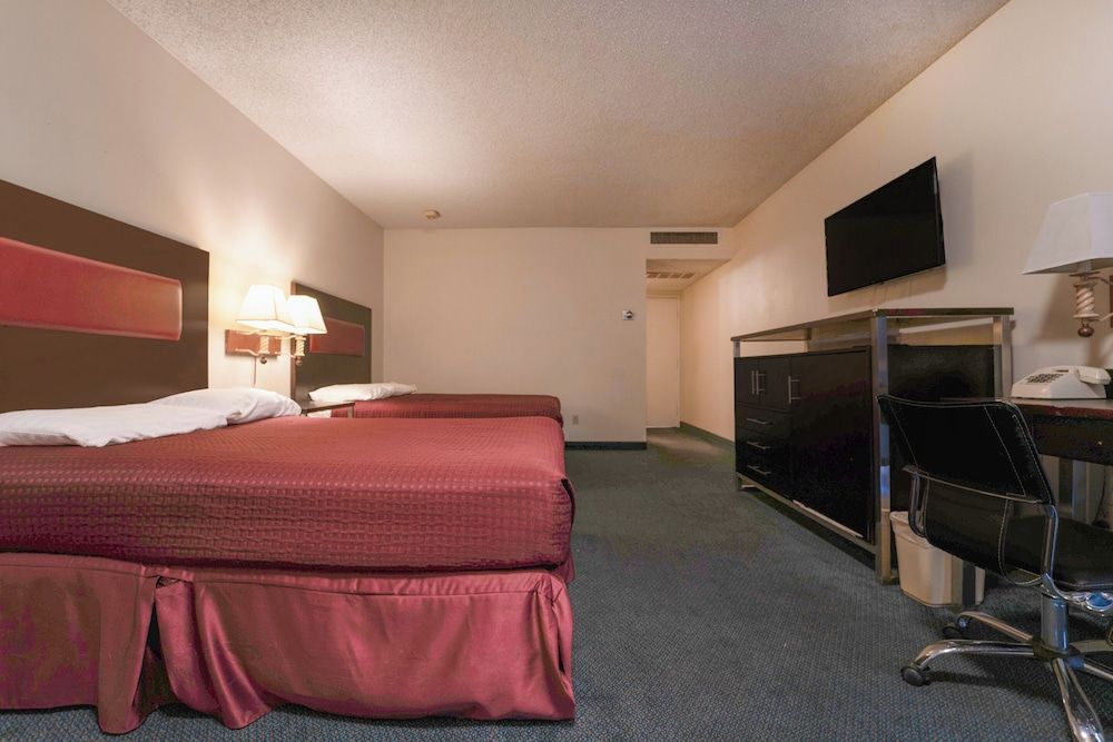 Royal Plaza Inn Indio Room, 2 Double Beds, Accessible 2