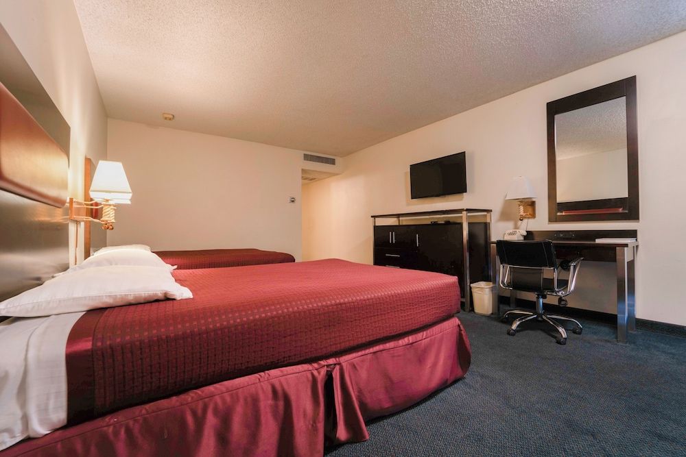 Royal Plaza Inn Indio Room, 2 Double Beds, Accessible 3