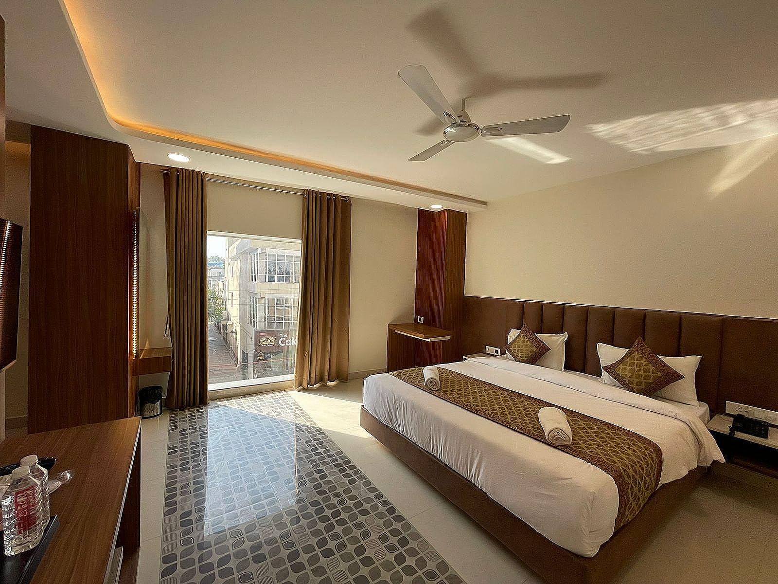 HOTEL SANTOOR Deluxe Room