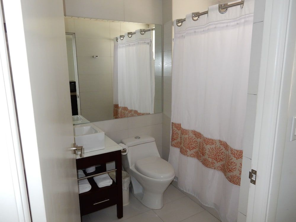 Talk of the Town Hotel and Beach Club Superior Room, Refrigerator & Microwave 6