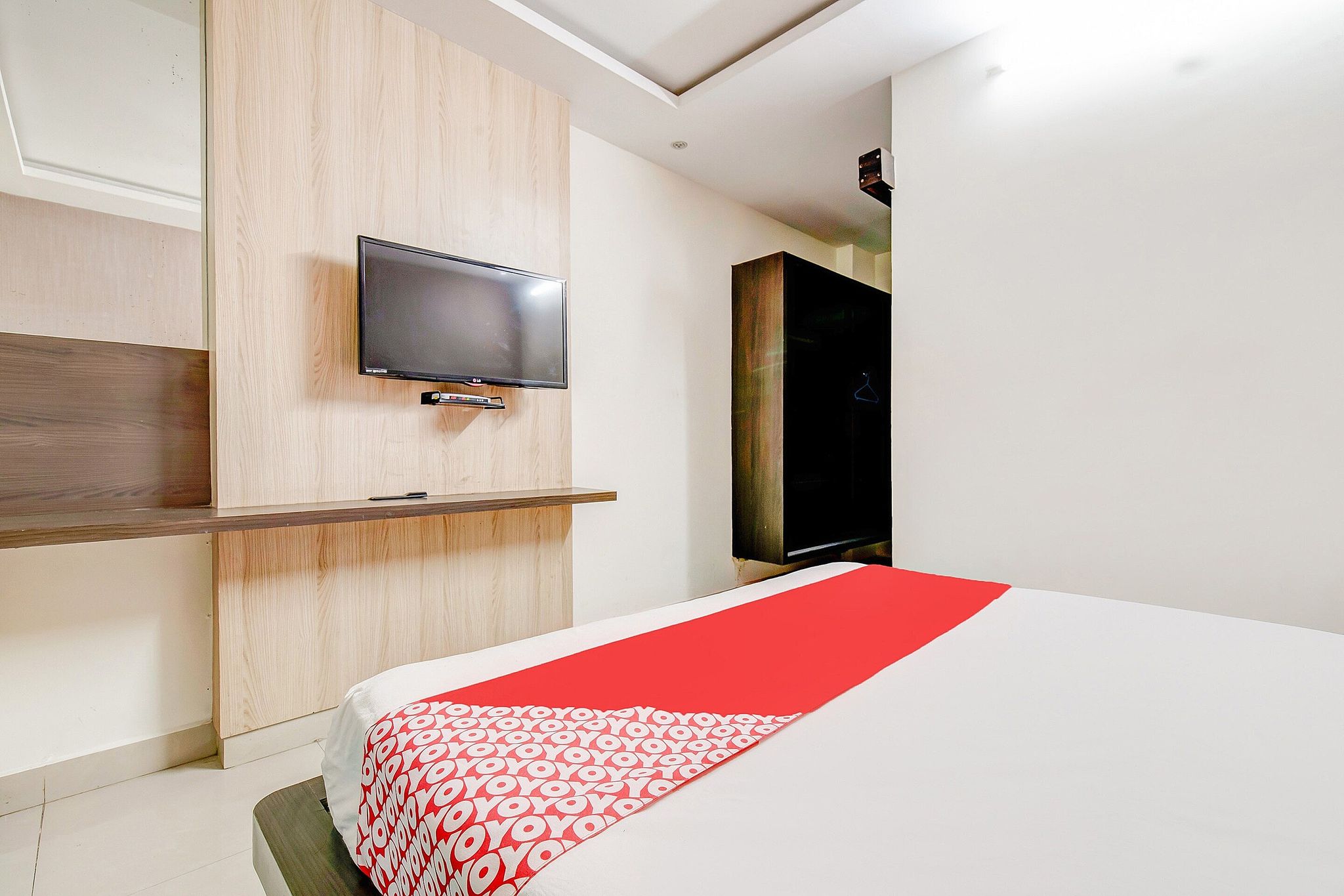 Hotel O Royal Grand Classic 12