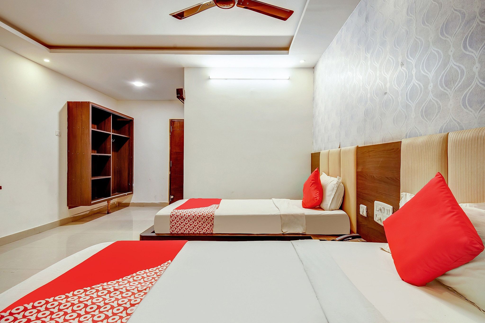 Hotel O Royal Grand Classic 9