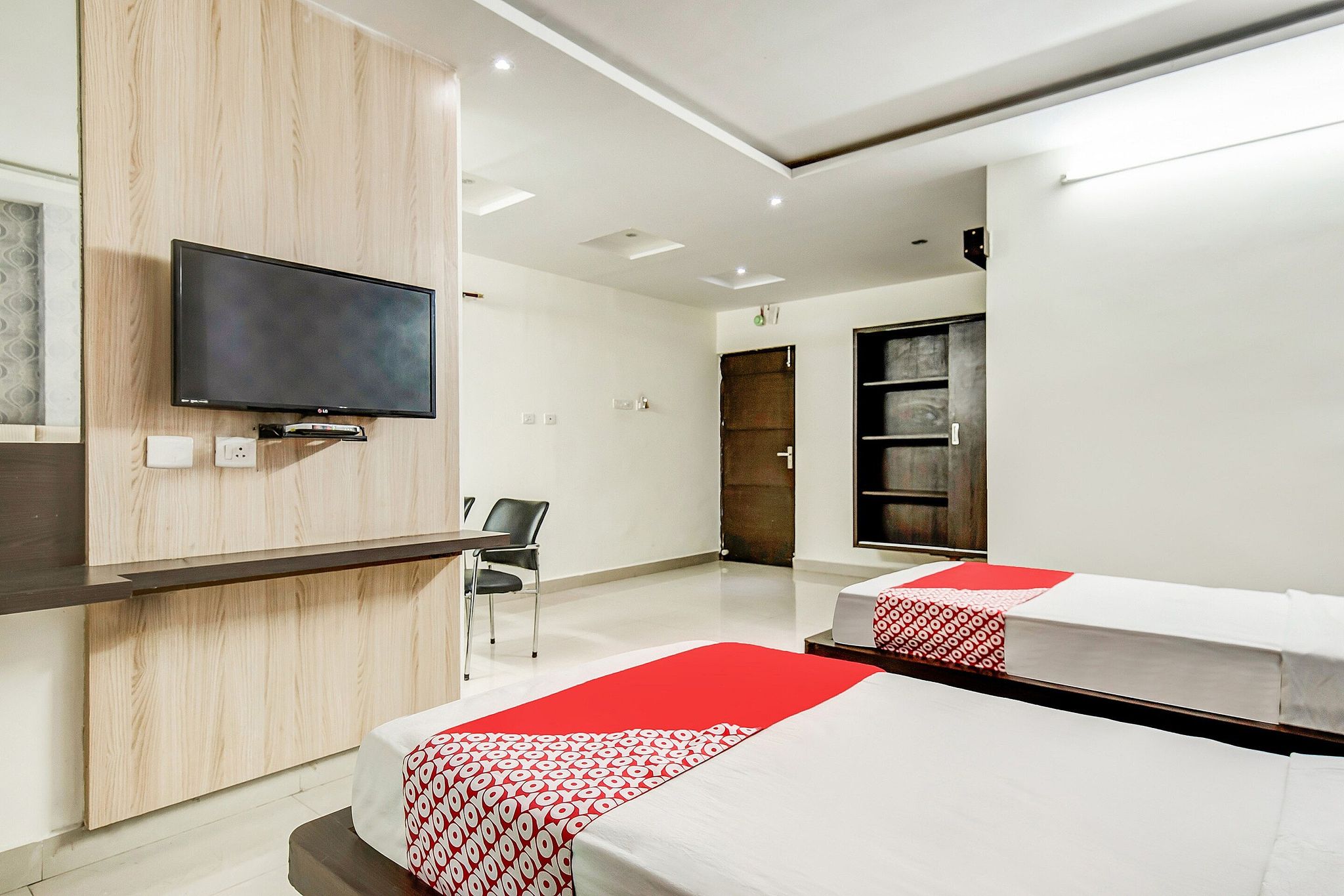 Hotel O Royal Grand Classic 8