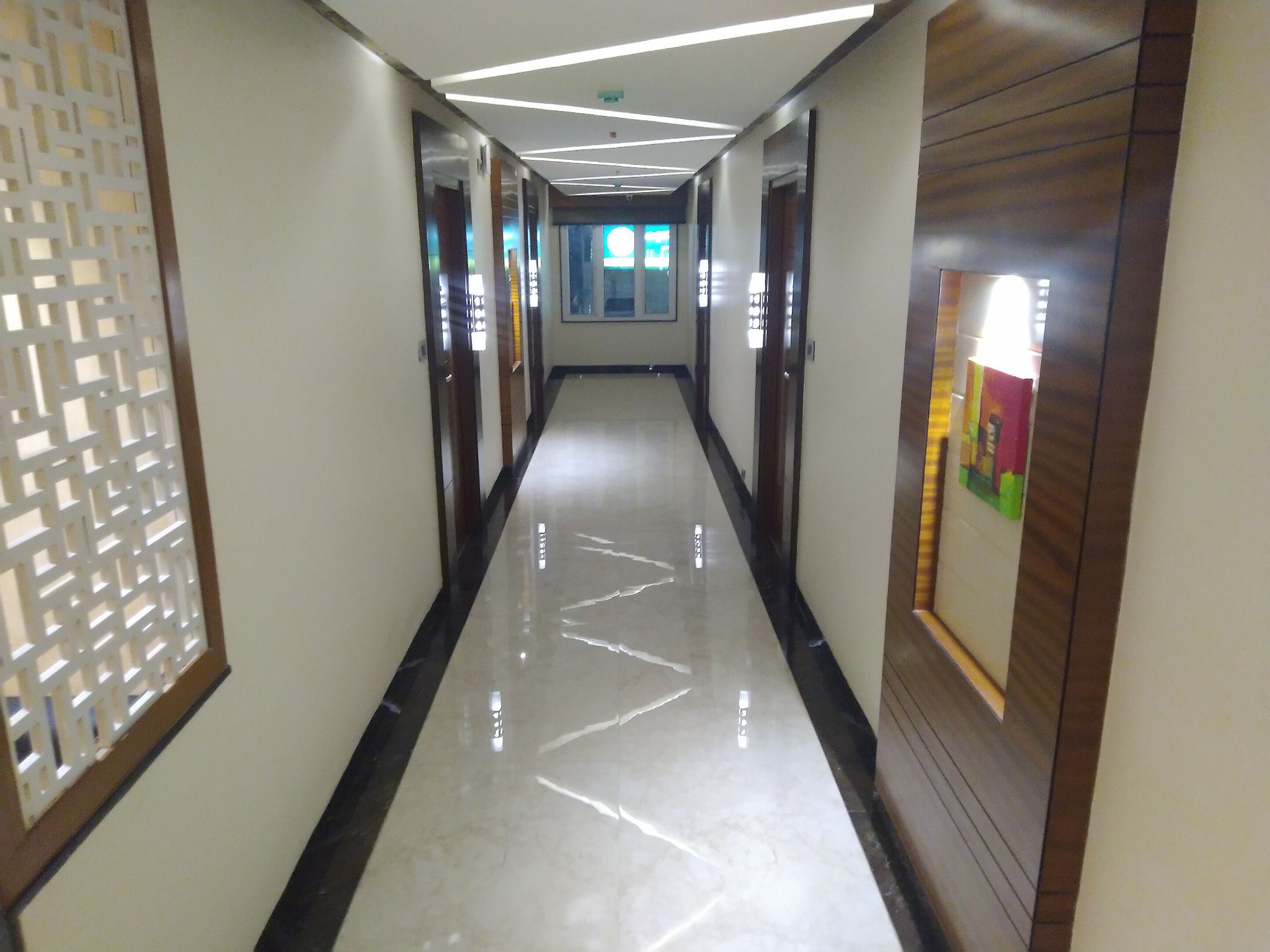 undefined Hotel Centre Side 4