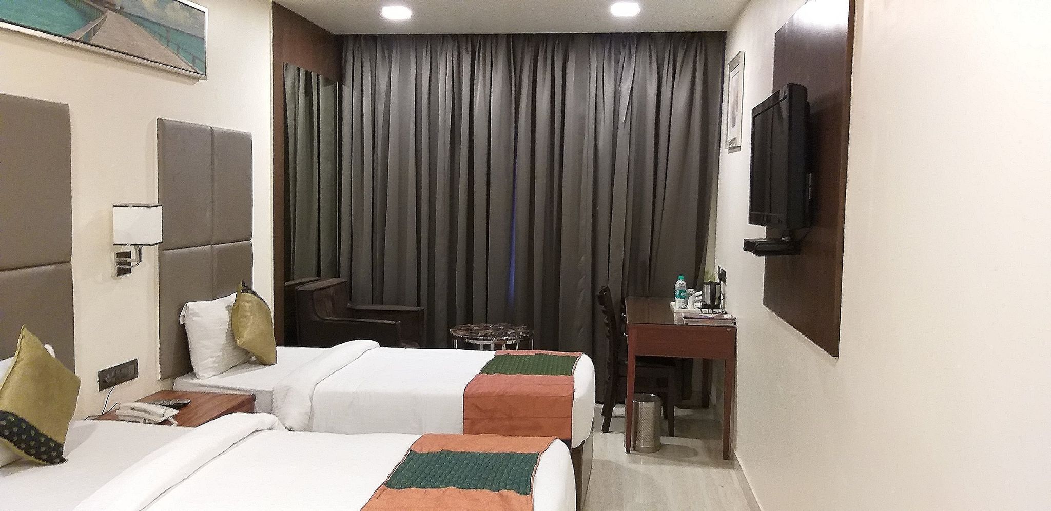 Hotel M Deluxe Room 3