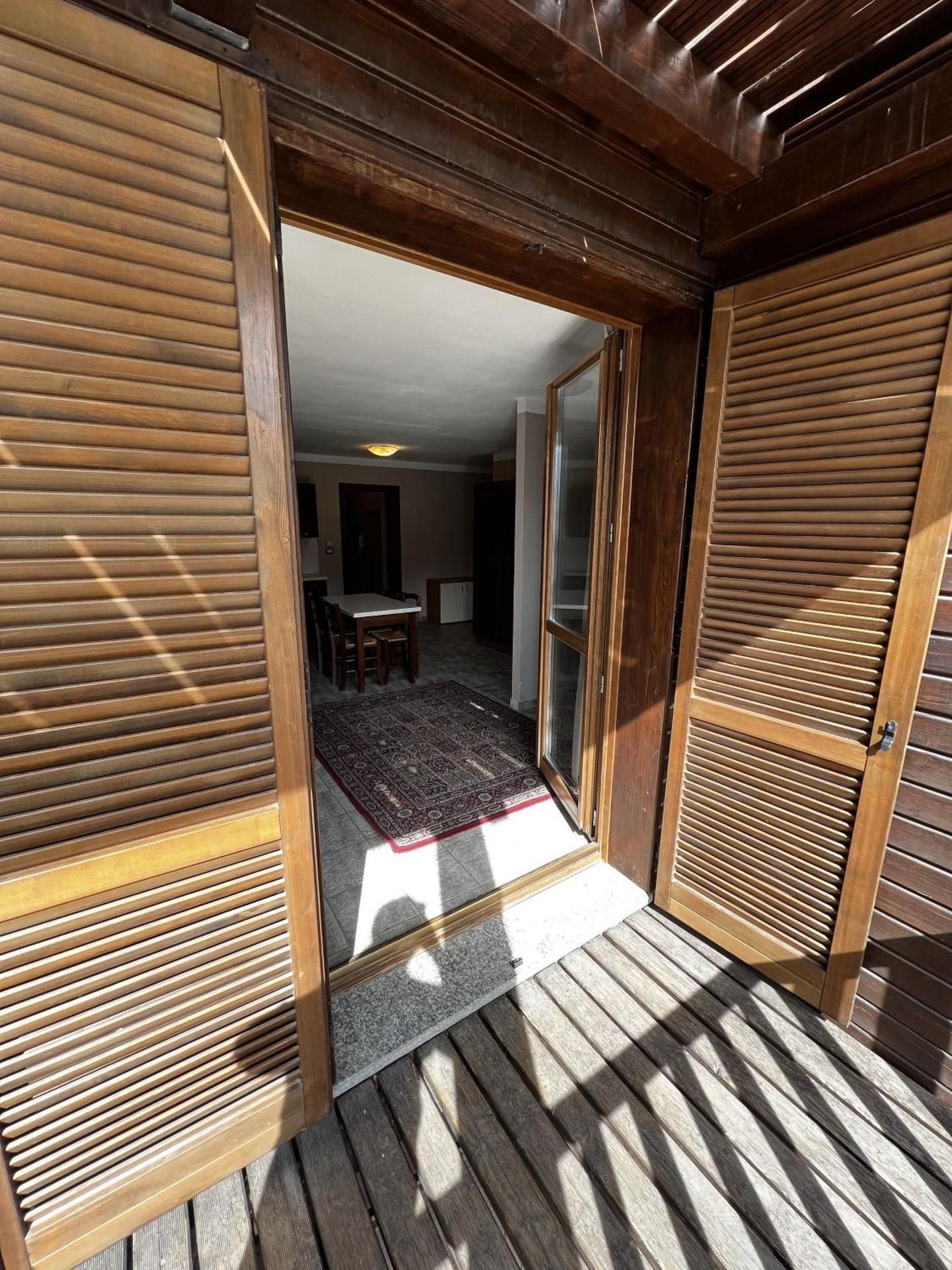 Two-Bedroom Apartment with Balcony and Mountain View