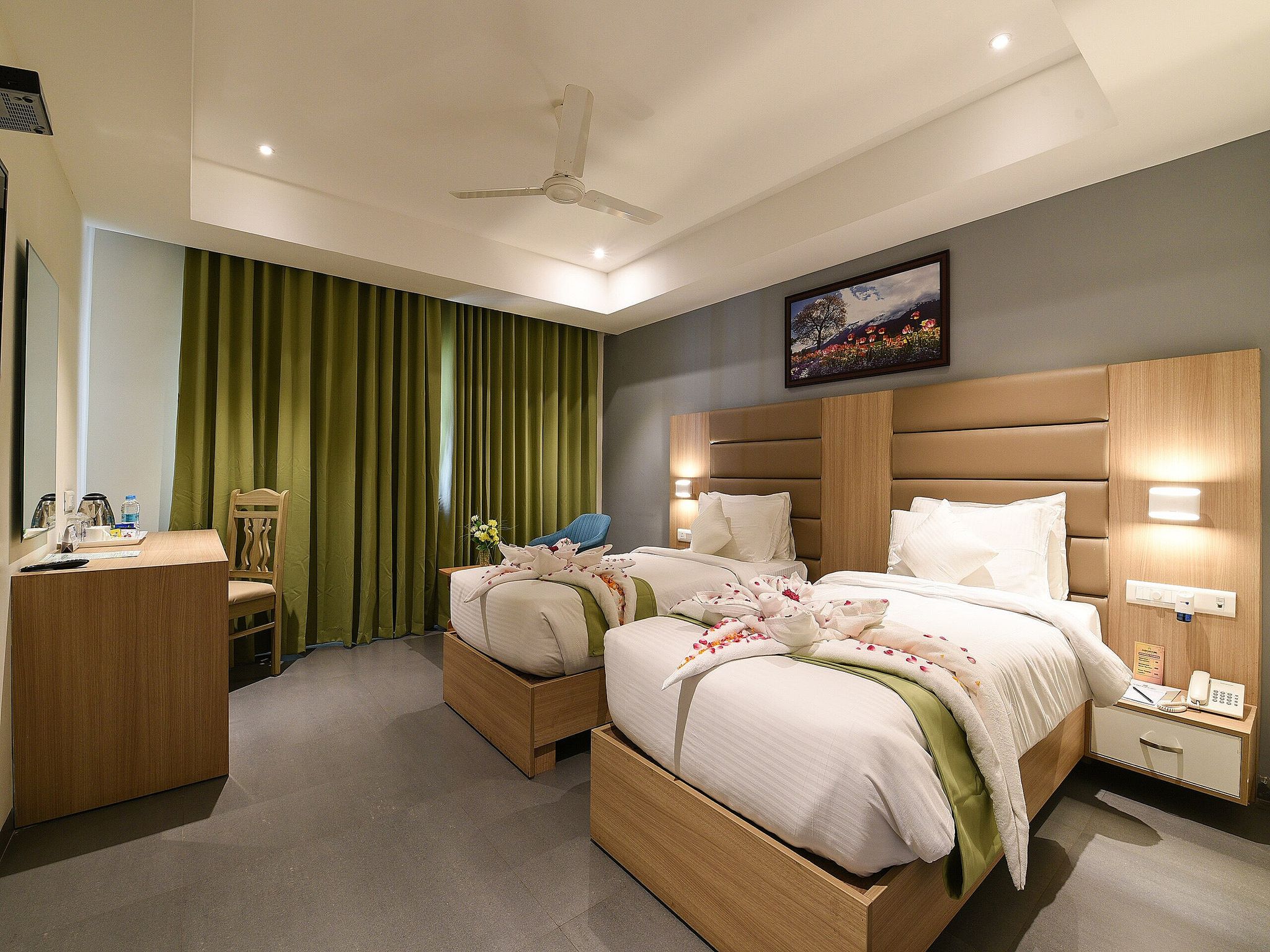 ABHAYAA HOTEL Executive Room 12