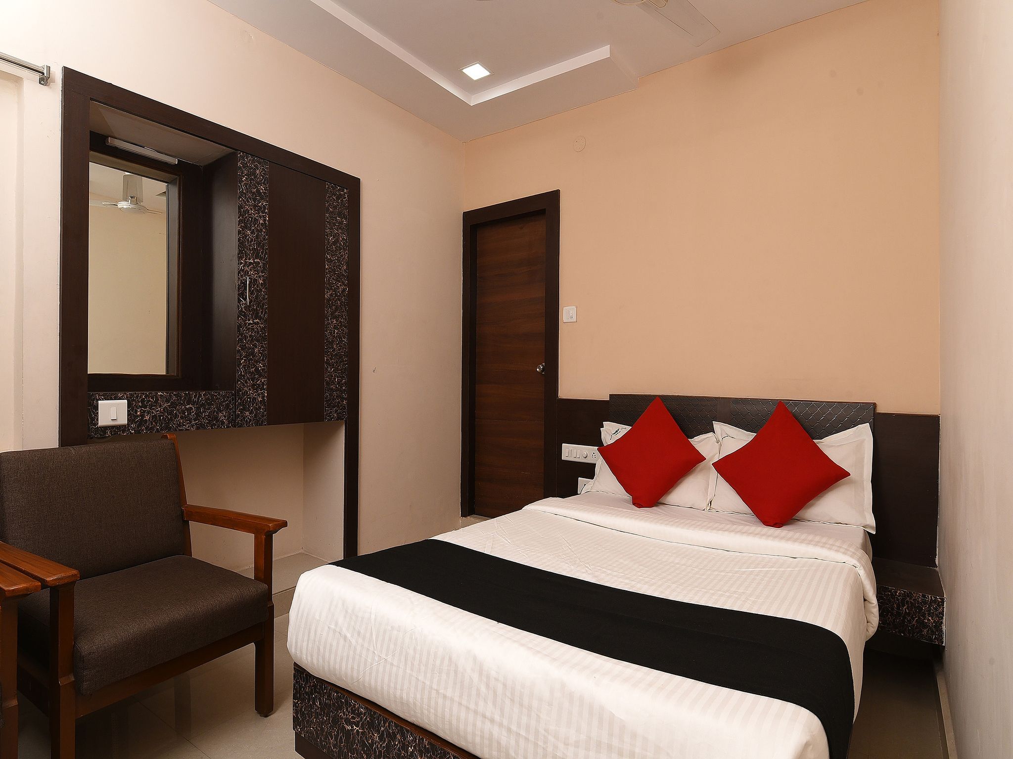 Dwaraka Inn Deluxe Double NON AC 2