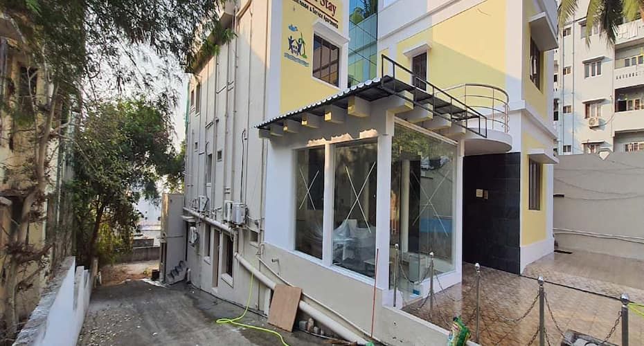 undefined Royal Stay 8