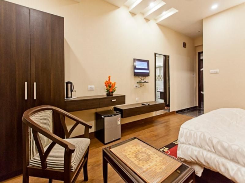 Hotel Krishnam Deluxe Double Bed 4