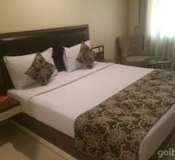 Hotel Grand Gayathri Deluxe Room 3