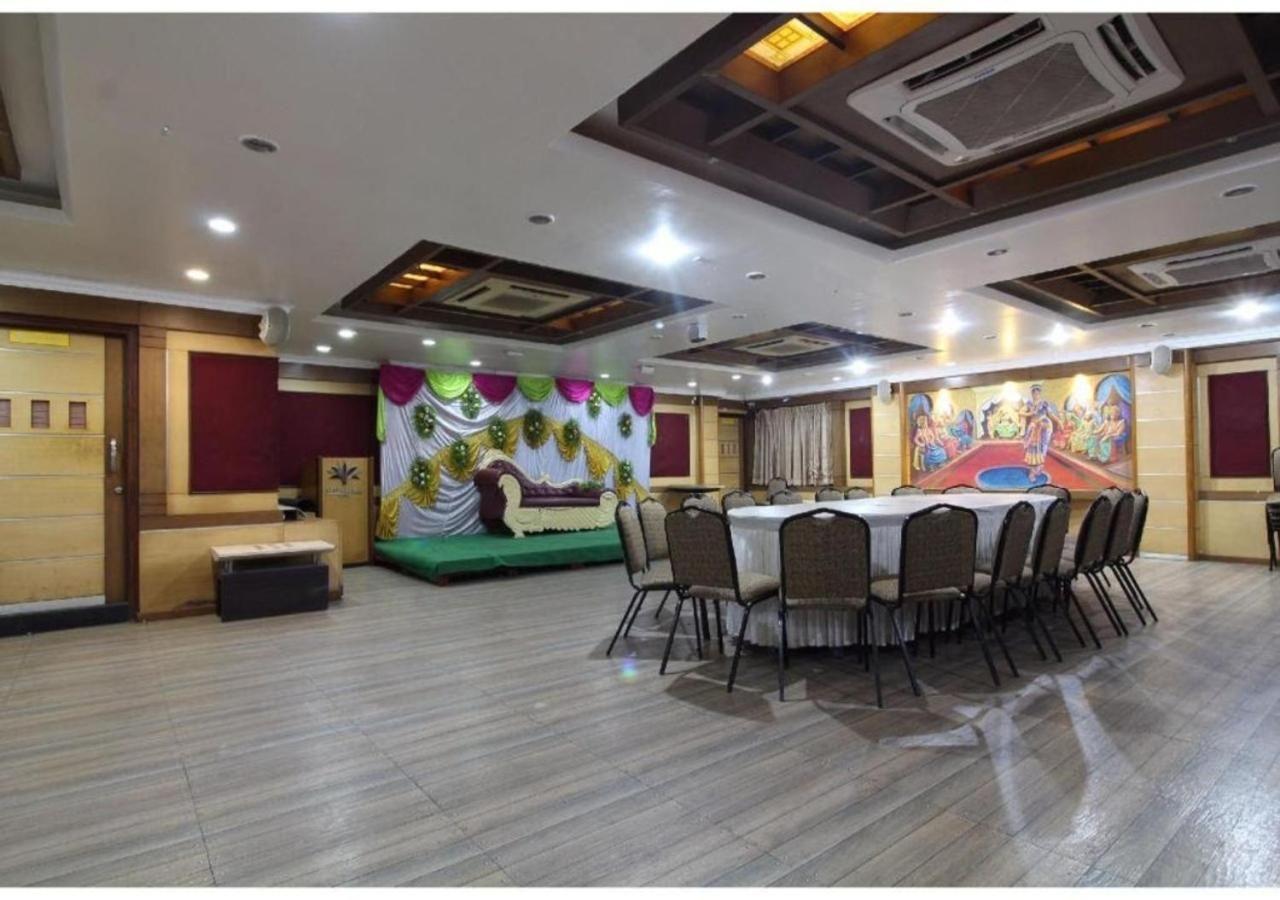 undefined City Grand Hotel 7