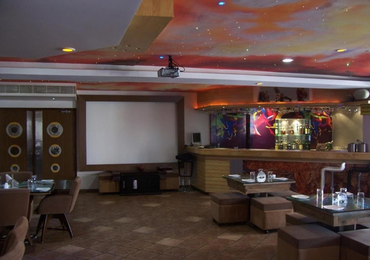 undefined City Grand Hotel 9