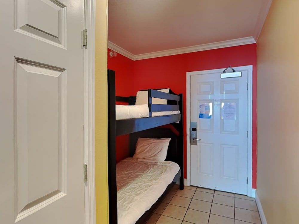 Condo, Multiple Beds, Balcony (1825 - No Pets Allowed)