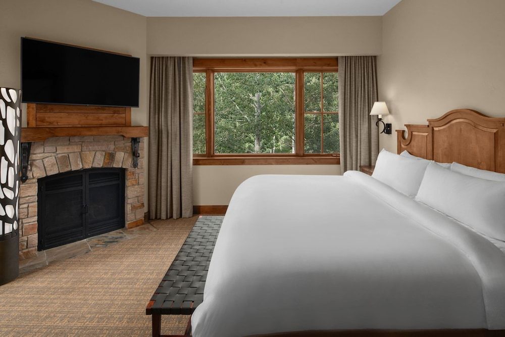 Suite, 2 Bedrooms, Balcony, Golf View