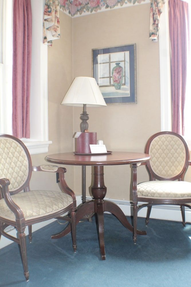 Waynebrook Inn, Est 1865 Deluxe Room, 1 King Bed 3