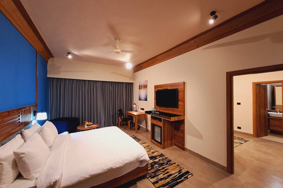 Corbett Aamod Spa and Resort - Riverside Resort Suite Room