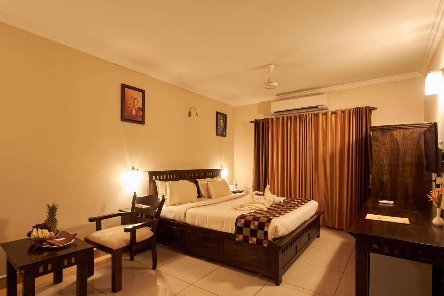 Corbett Aamod Spa and Resort - Riverside Resort Suite Room 4