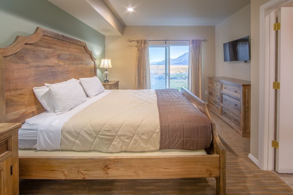 Room, 2 Bedrooms (1 King, 1 Queen)