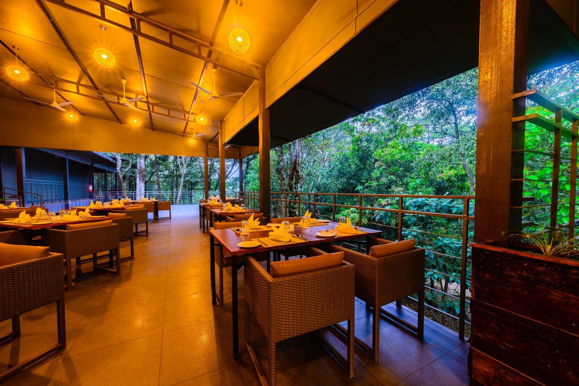 Food & Dining