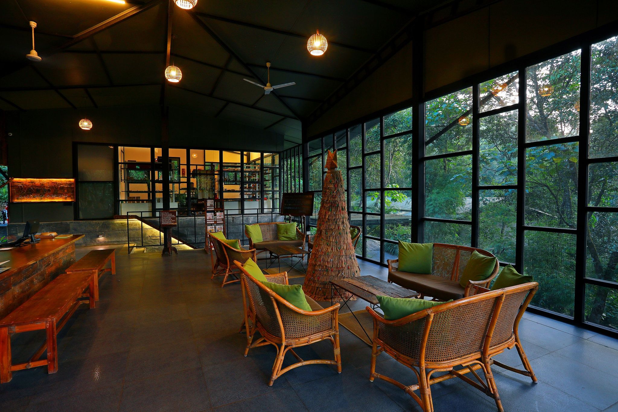 Food & Dining