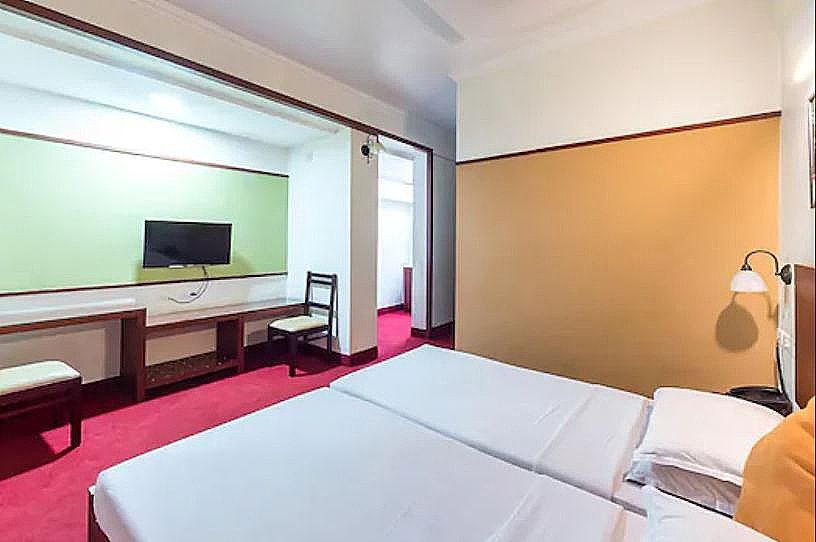 The Woodlands Hotel Deluxe Non AC 2