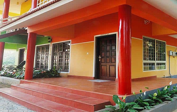 undefined Rainbow Holiday Home