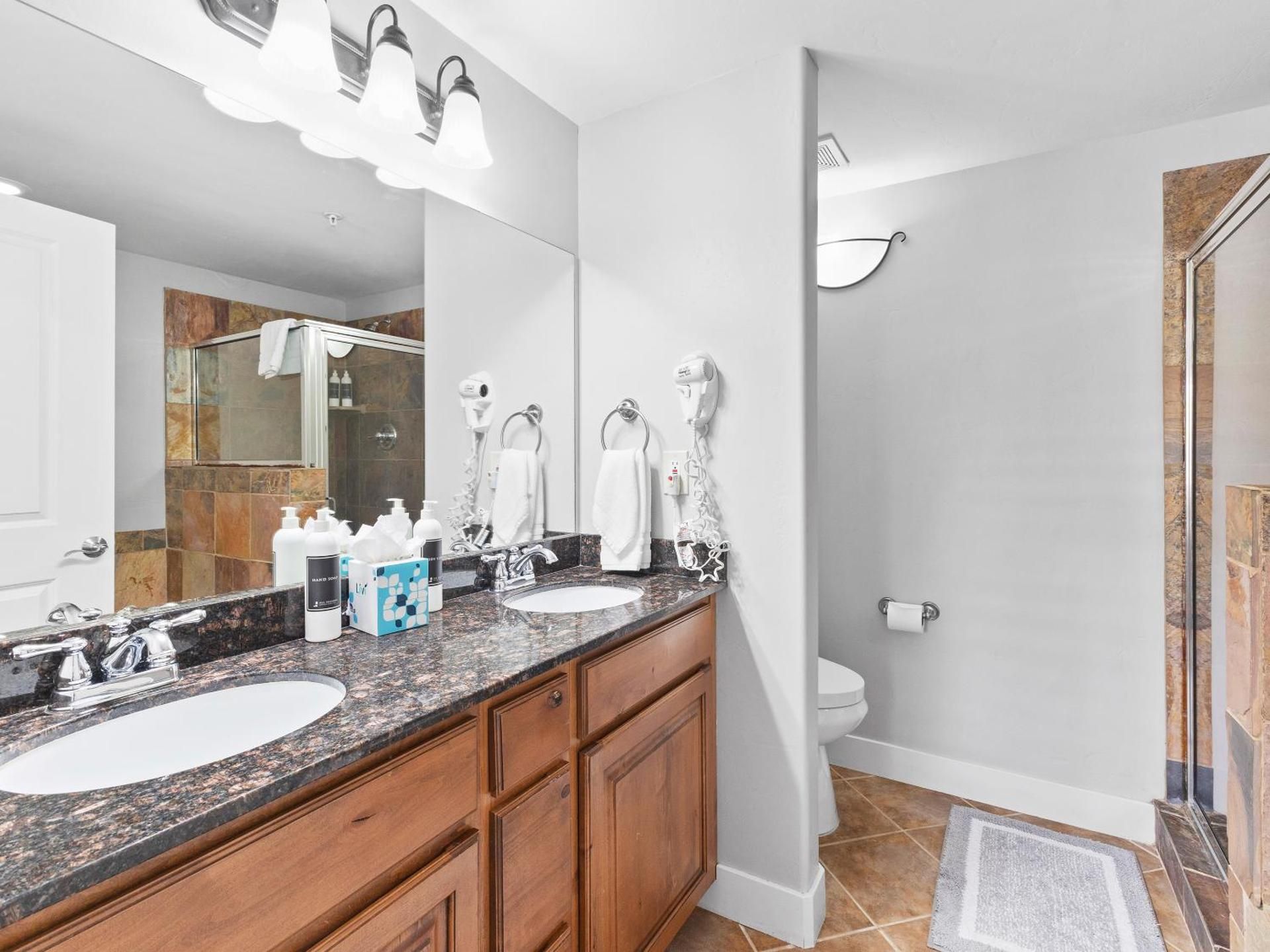 Deluxe 3 Bedroom Condo