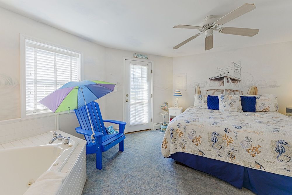 Summer Nites Standard Double Room, Ensuite (Life's A Beach Room) 6