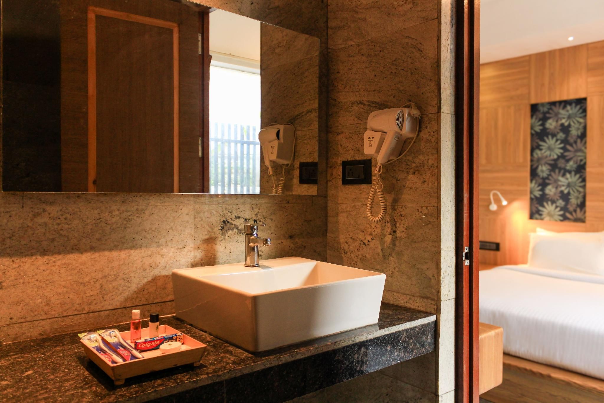 Meridian Hill Top Deluxe Room 7