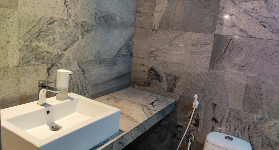 Meridian Hill Top Deluxe Room 5