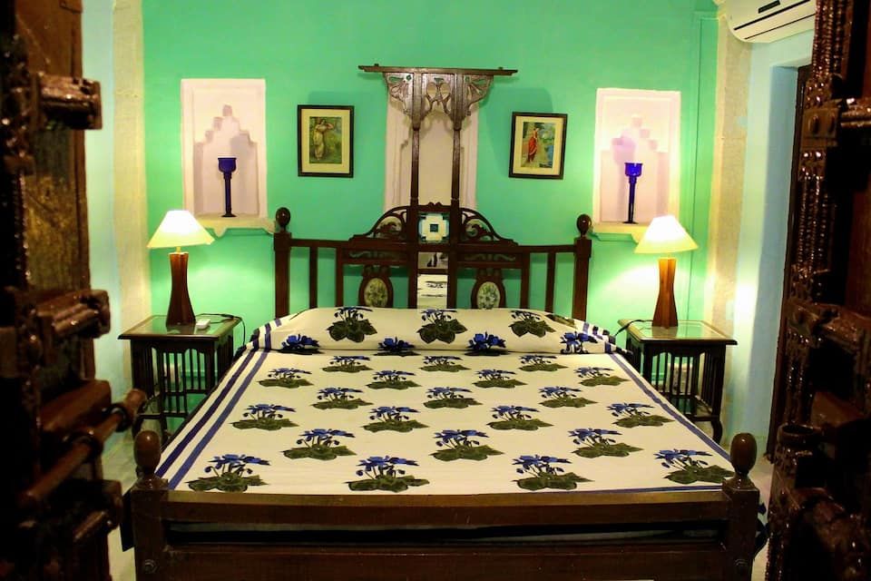 Heritage Room with Living Area