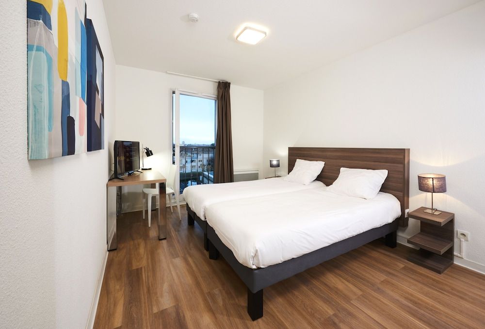 Business Studio, 2 Twin Beds