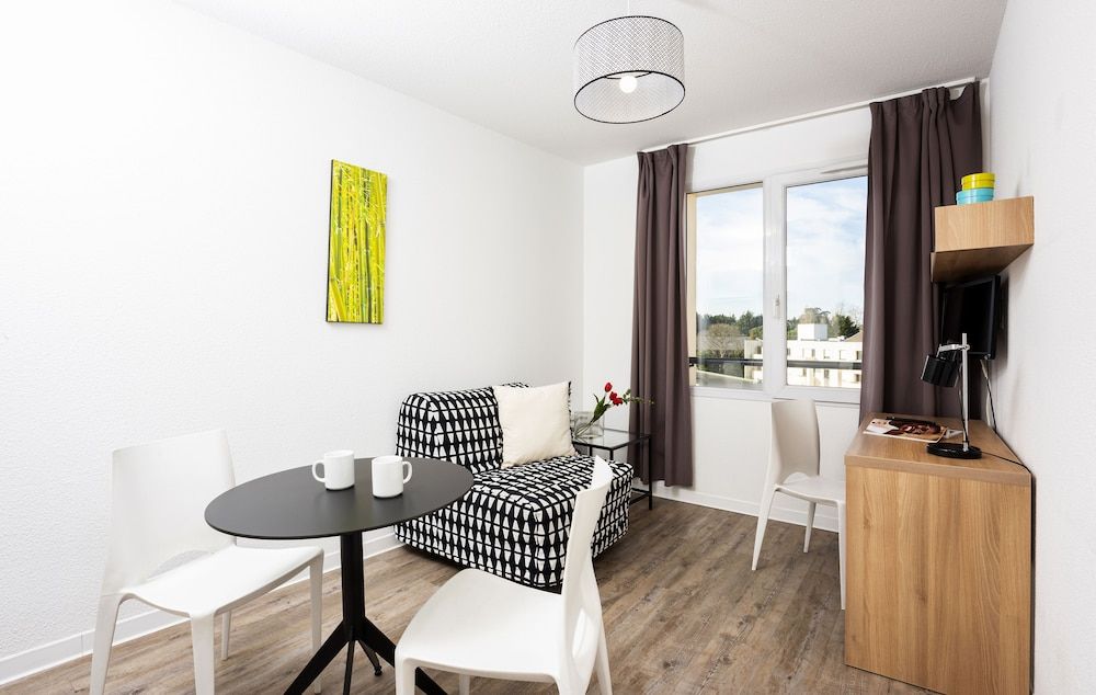 Junior Studio Suite