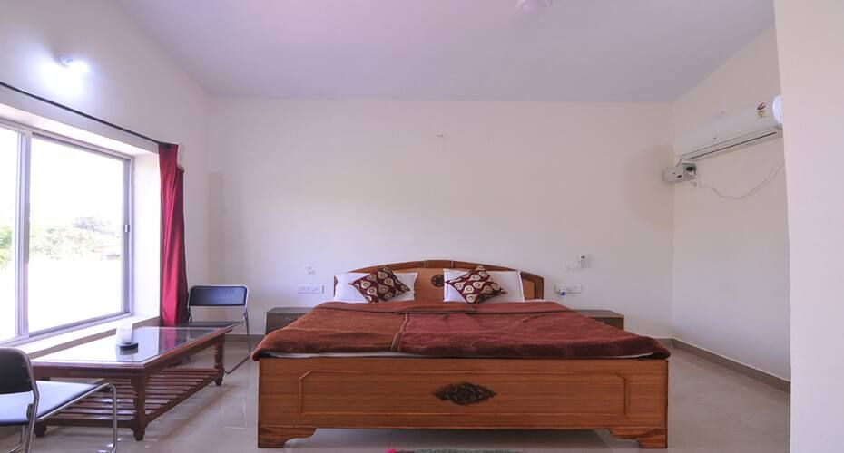 Super Deluxe AC Room