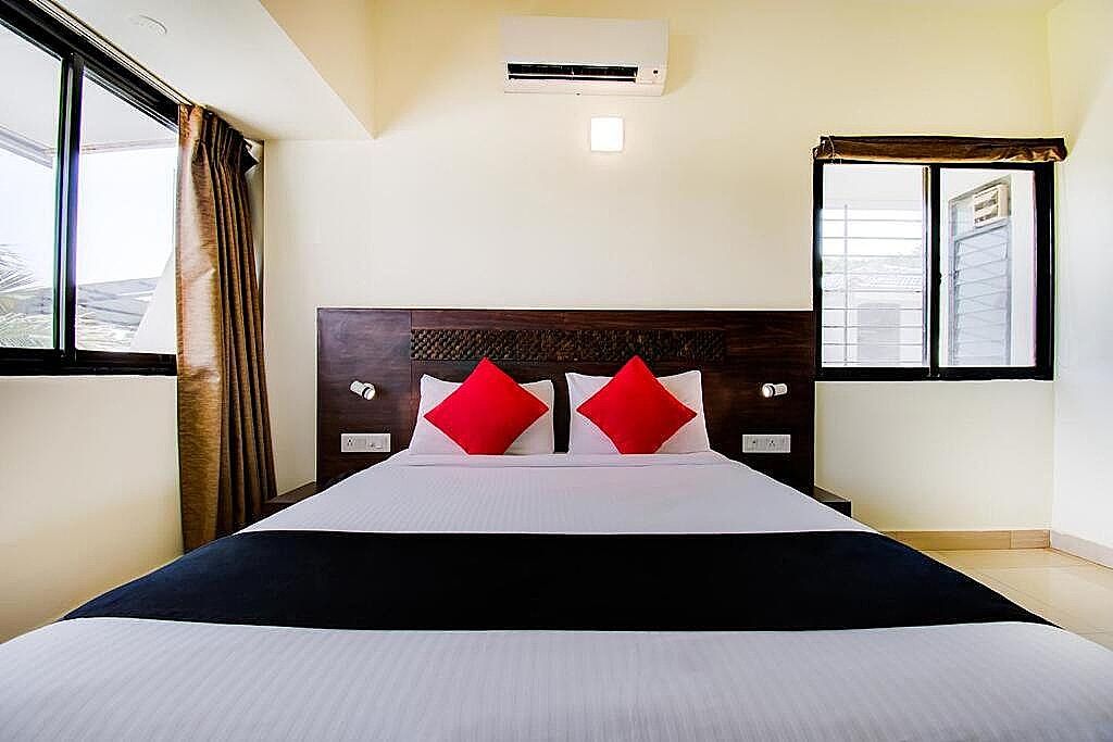 Xec Residency Queen Room