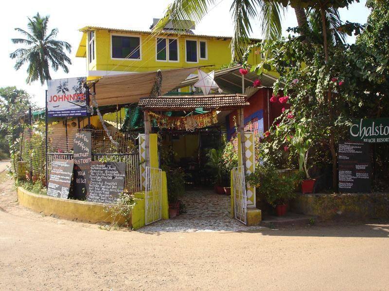 undefined Johnny's Hotel 7