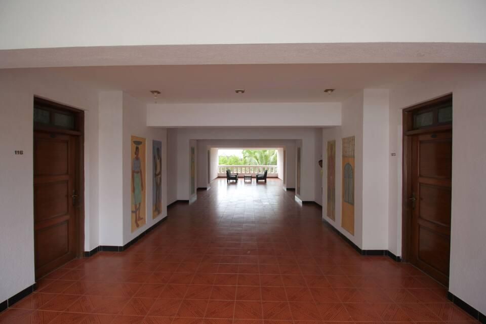 Side Image 2