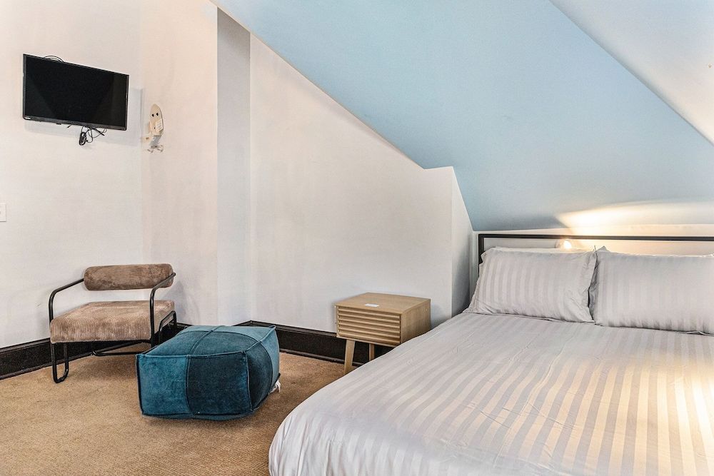 Family Triple Room, Ensuite (Blue Serendity Suite)