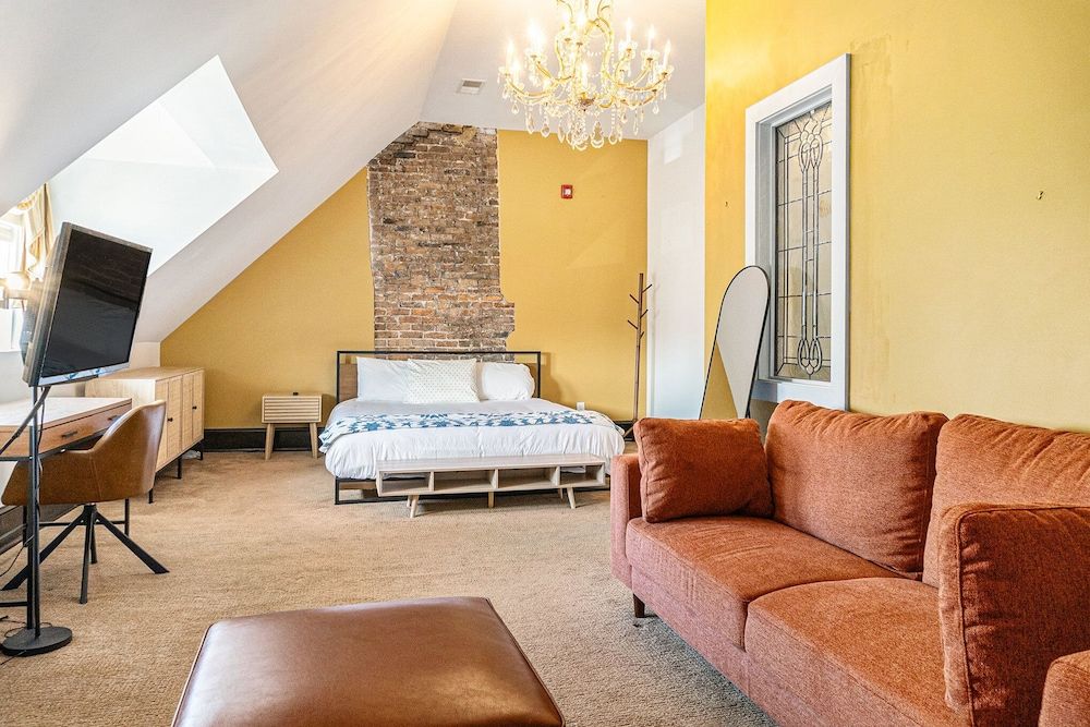Elite Quadruple Room, Ensuite (Enchanting Turret Suite)